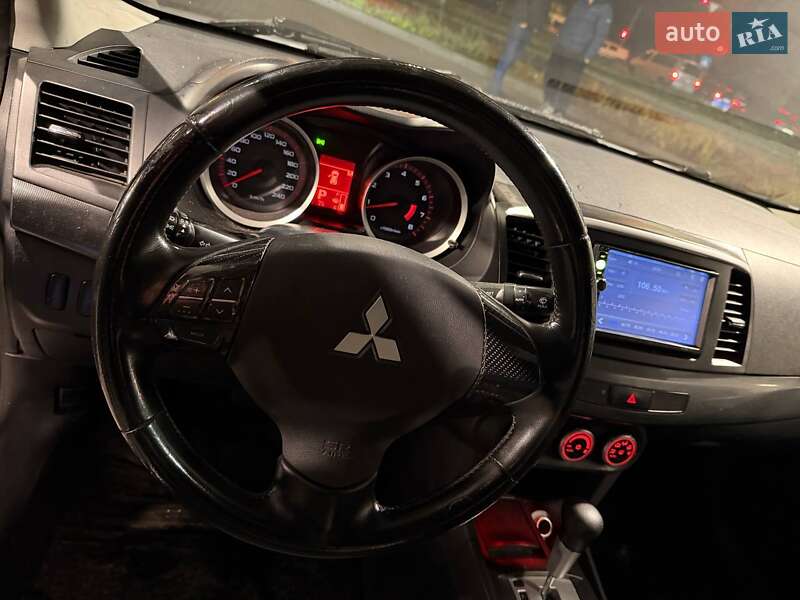 Седан Mitsubishi Lancer 2008 в Киеве