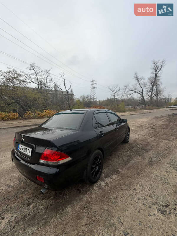 Седан Mitsubishi Lancer 2004 в Києві