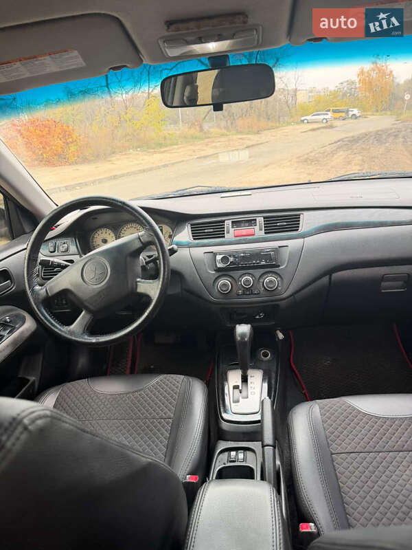 Седан Mitsubishi Lancer 2004 в Києві