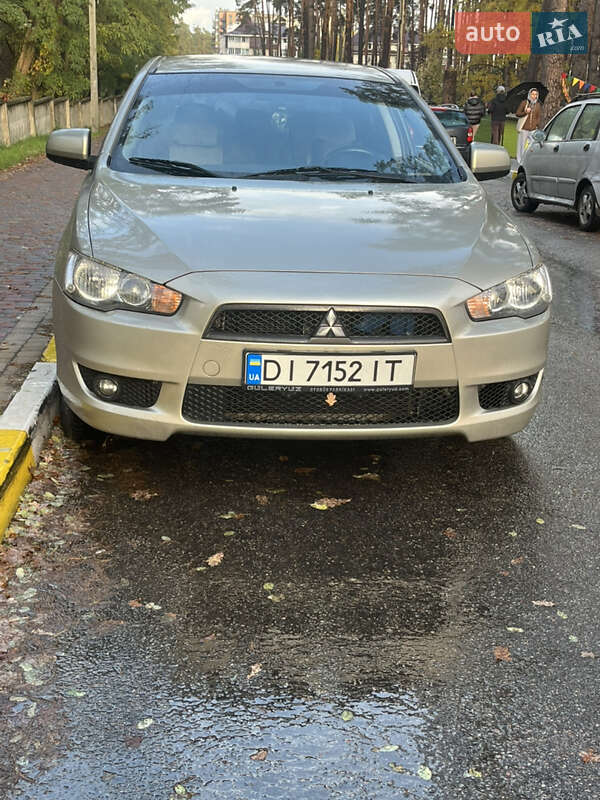 Седан Mitsubishi Lancer 2009 в Києві