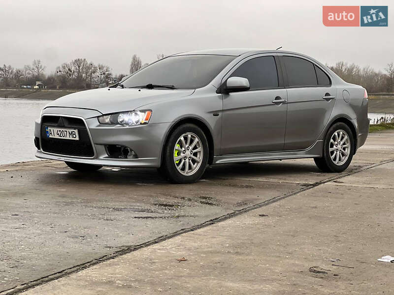 Седан Mitsubishi Lancer 2013 в Богодухове