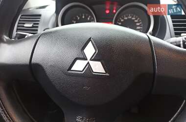 Седан Mitsubishi Lancer 2011 в Черкасах