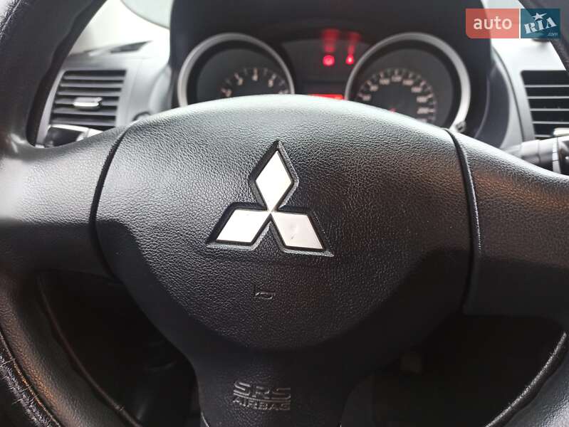 Седан Mitsubishi Lancer 2011 в Черкасах