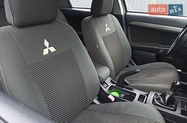 Седан Mitsubishi Lancer 2011 в Черкасах