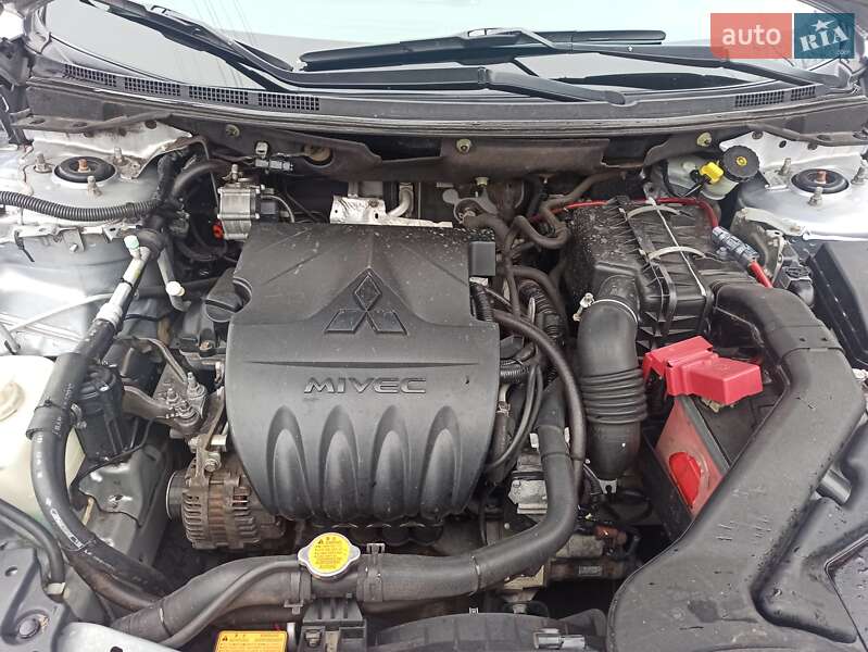 Седан Mitsubishi Lancer 2011 в Черкасах