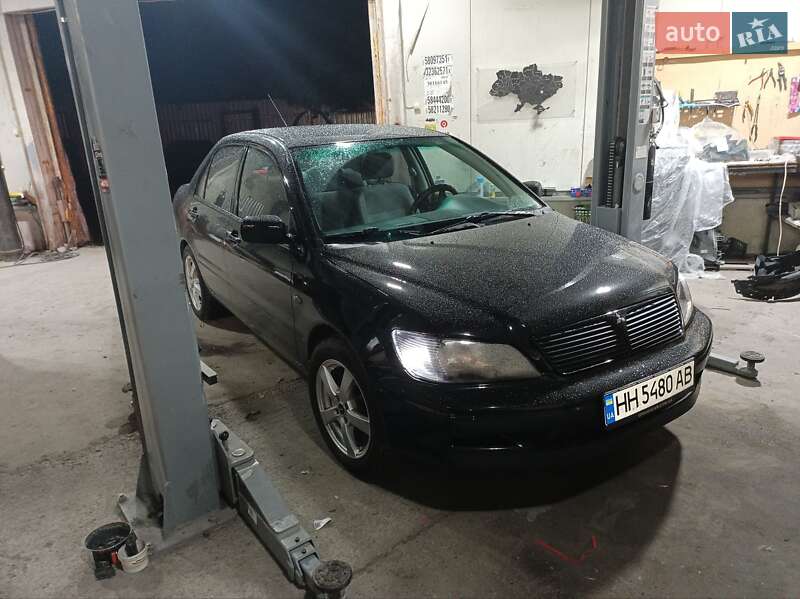Седан Mitsubishi Lancer 2002 в Одессе
