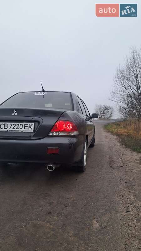 Седан Mitsubishi Lancer 2004 в Чернігові