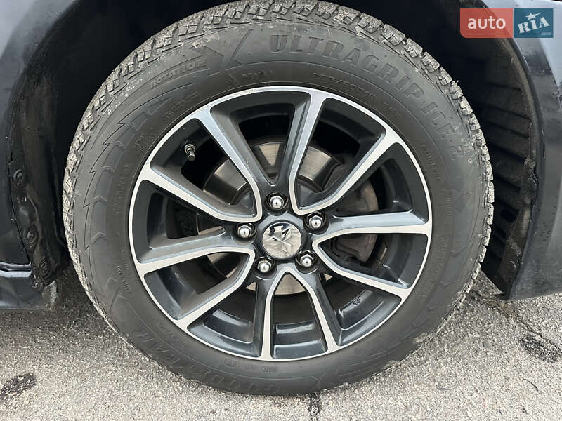 Седан Mitsubishi Lancer 2017 в Києві фото 33 Седан Mitsubishi Lancer 2017 в Києві