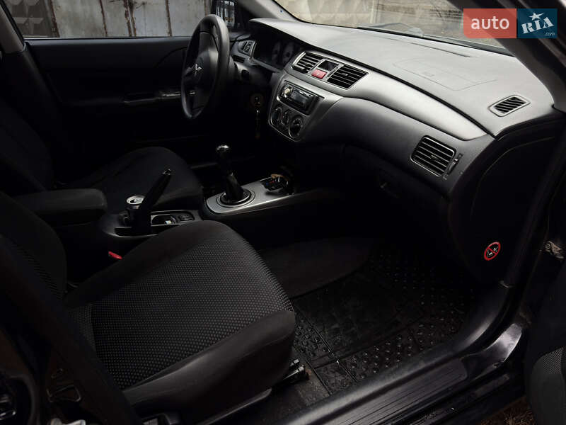 Седан Mitsubishi Lancer 2006 в Макарові