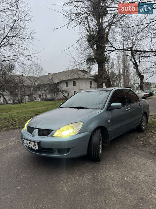 Седан Mitsubishi Lancer 2006 в Киеве