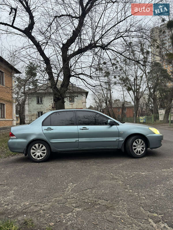 Седан Mitsubishi Lancer 2006 в Киеве