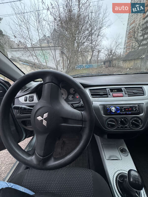 Седан Mitsubishi Lancer 2006 в Киеве