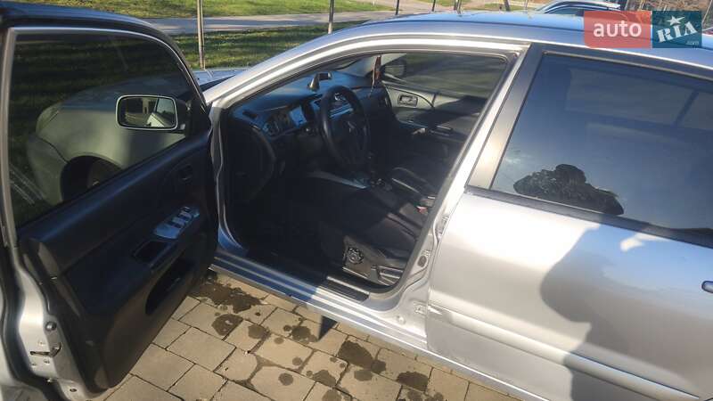 Седан Mitsubishi Lancer 2006 в Ужгороде