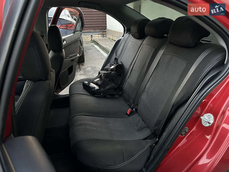 Седан Mitsubishi Lancer 2012 в Києві