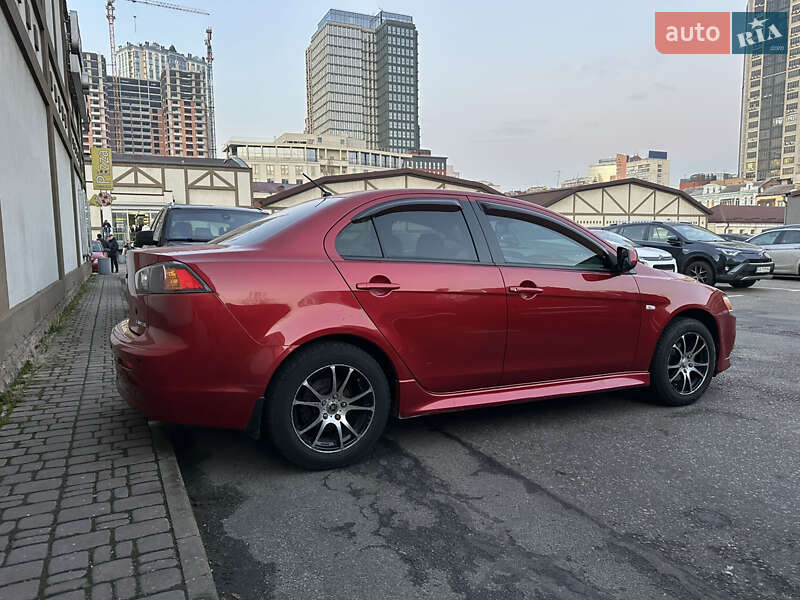 Седан Mitsubishi Lancer 2012 в Києві
