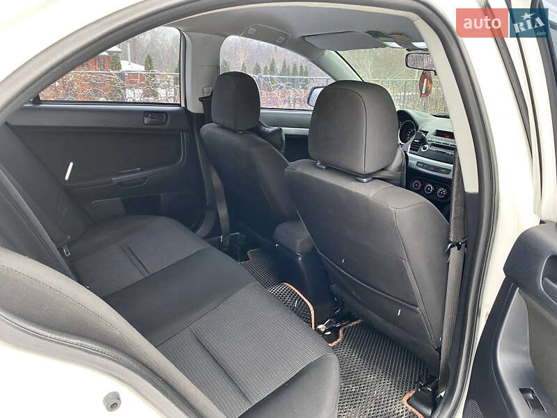 Седан Mitsubishi Lancer 2011 в Днепре