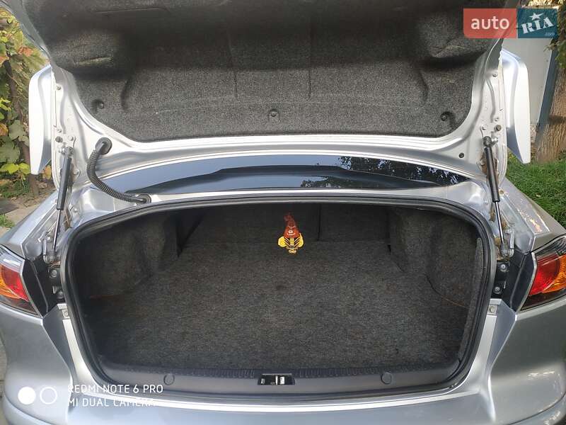 Седан Mitsubishi Lancer 2009 в Александровке