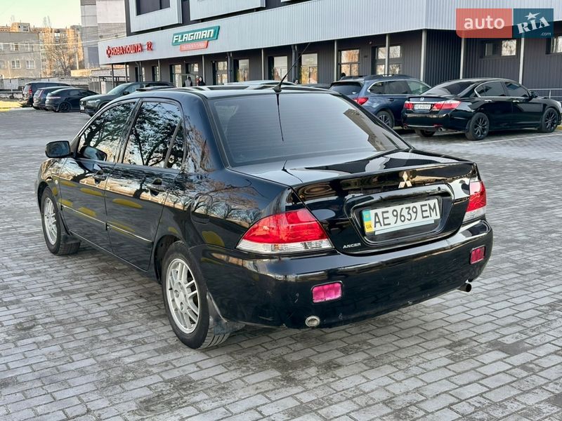 Седан Mitsubishi Lancer 2005 в Каменском