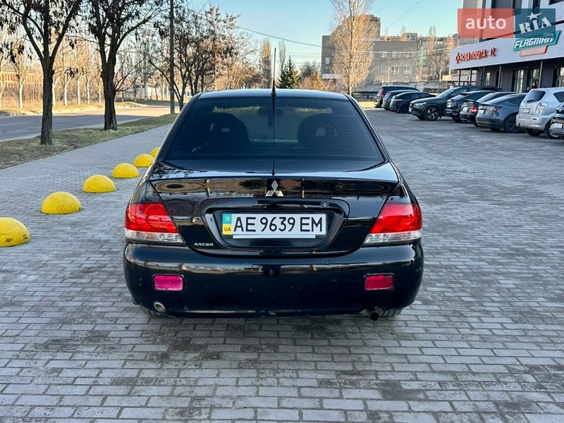 Седан Mitsubishi Lancer 2005 в Каменском