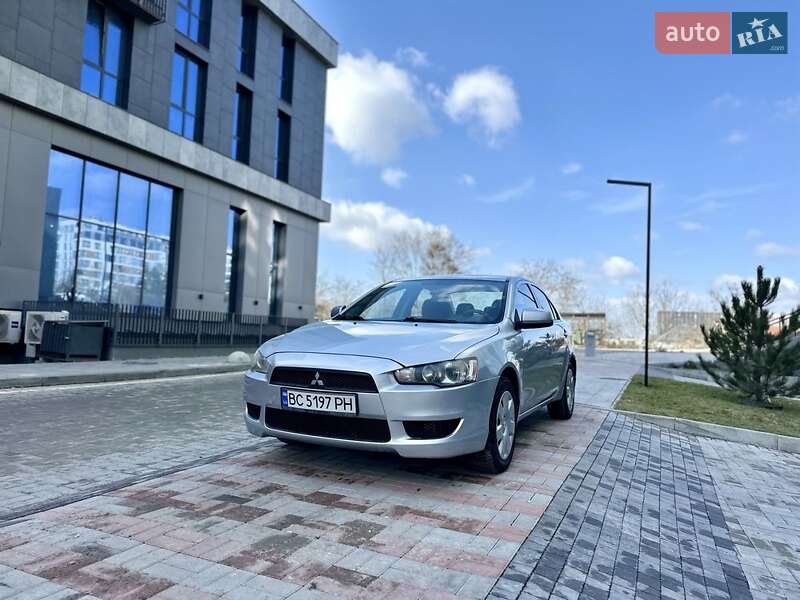 Седан Mitsubishi Lancer 2009 в Львове фото Седан Mitsubishi Lancer 2009 в Львове