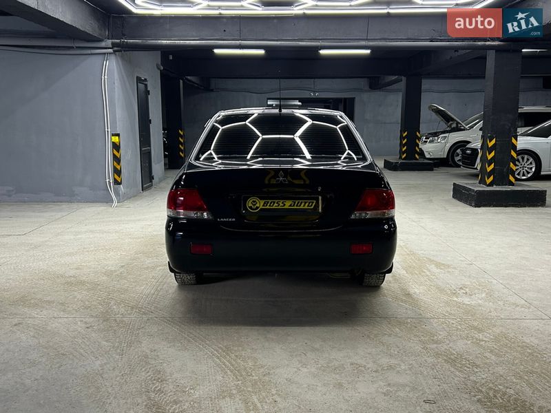 Седан Mitsubishi Lancer 2008 в Черновцах