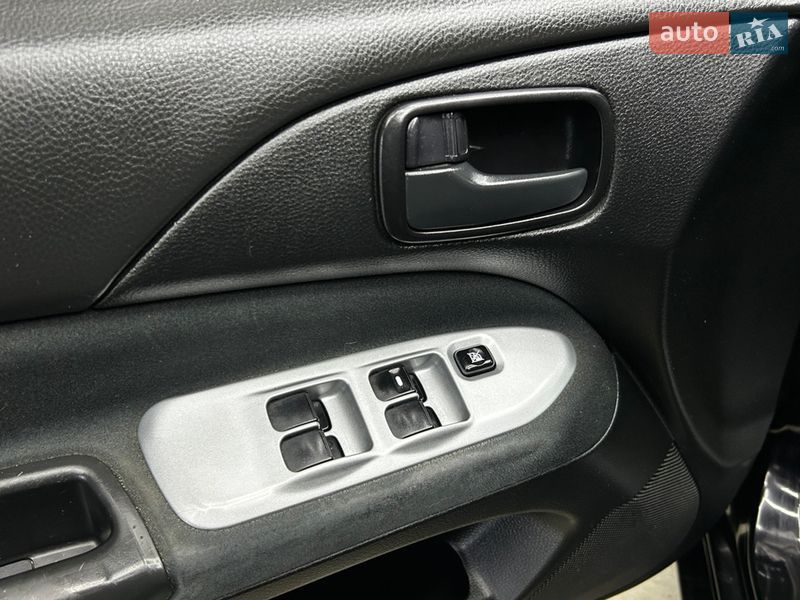 Седан Mitsubishi Lancer 2008 в Черновцах