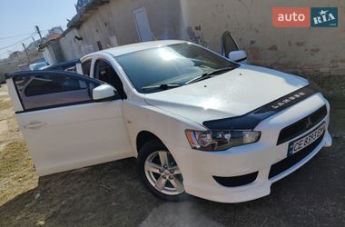 Седан Mitsubishi Lancer 2010 в Черновцах