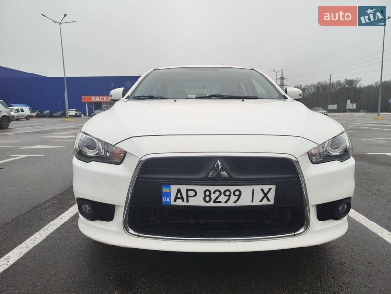 Седан Mitsubishi Lancer 2015 в Запорожье