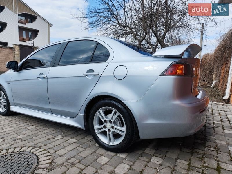 Седан Mitsubishi Lancer 2014 в Чернигове