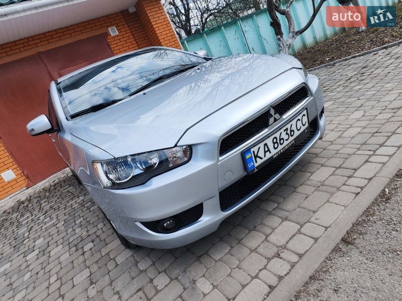 Седан Mitsubishi Lancer 2014 в Чернигове
