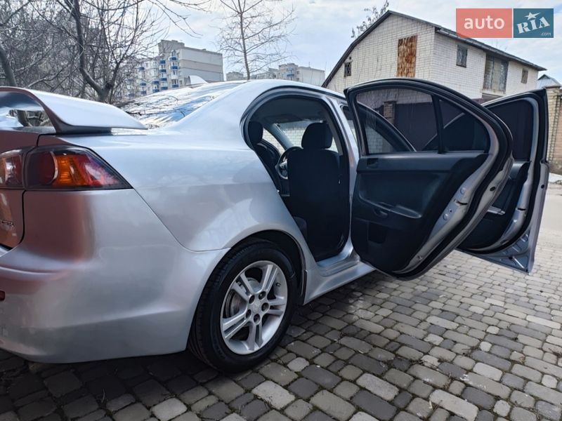Седан Mitsubishi Lancer 2014 в Чернигове