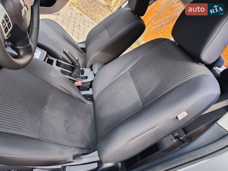 Седан Mitsubishi Lancer 2014 в Чернигове