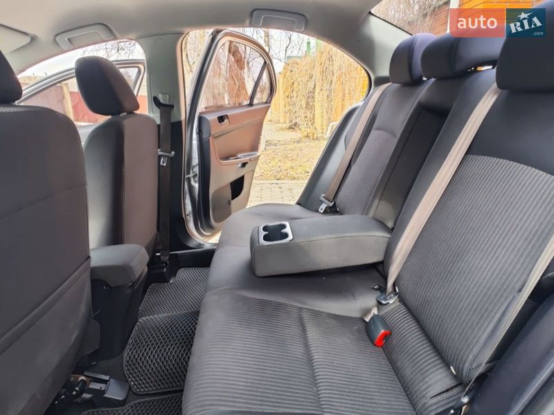 Седан Mitsubishi Lancer 2014 в Чернигове