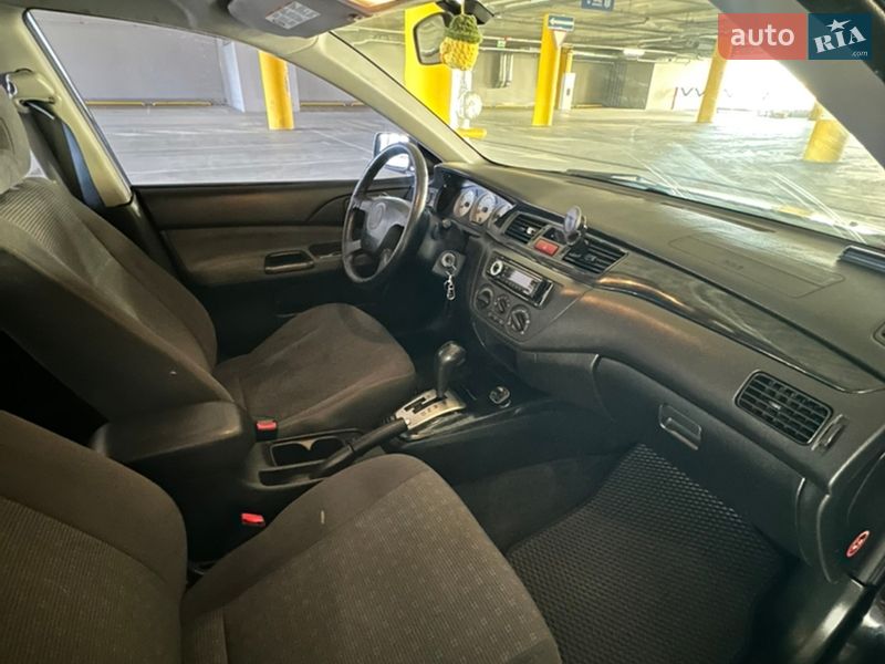 Седан Mitsubishi Lancer 2005 в Киеве