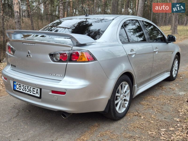Седан Mitsubishi Lancer 2015 в Чернигове