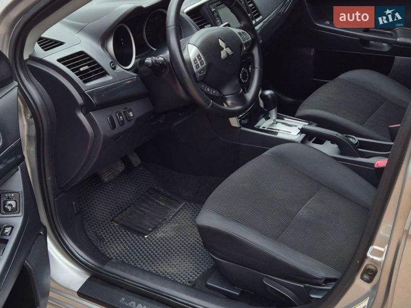 Седан Mitsubishi Lancer 2015 в Чернигове