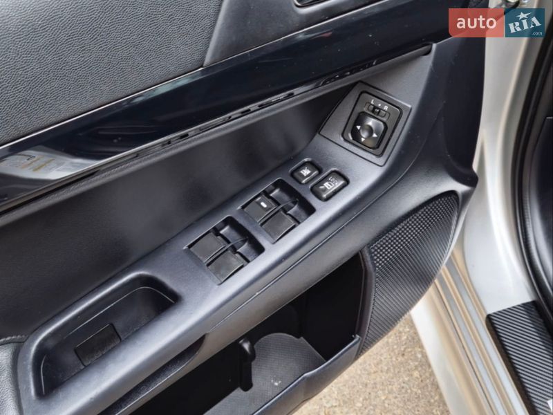 Седан Mitsubishi Lancer 2015 в Чернигове