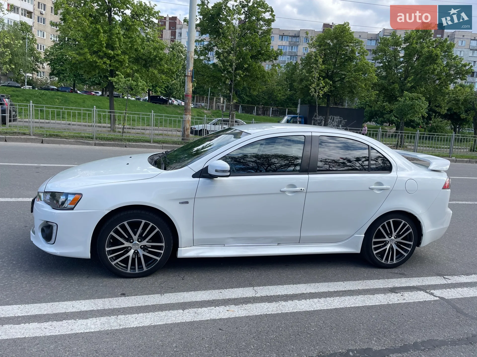 2016 Mitsubishi Lancer - мініатюра 2