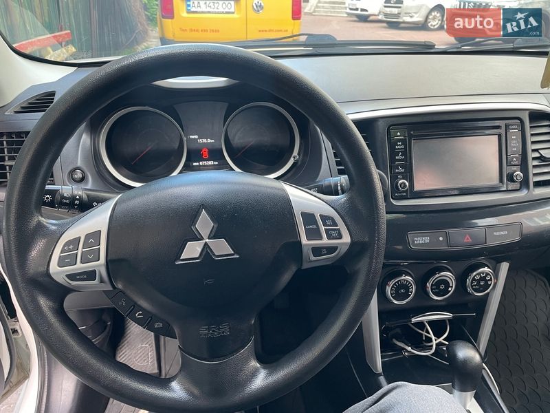 Седан Mitsubishi Lancer 2016 в Киеве фото 16 Седан Mitsubishi Lancer 2016 в Киеве