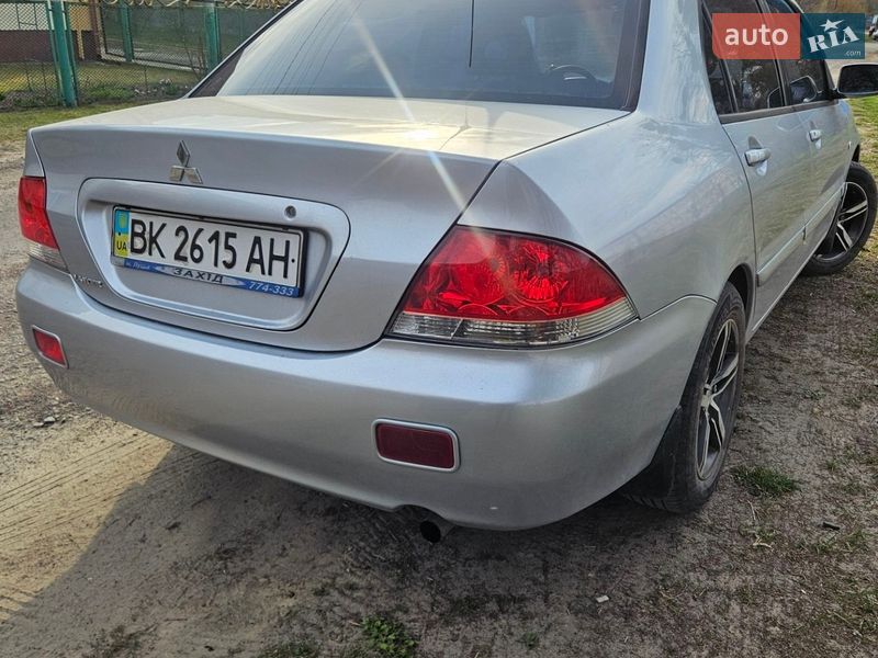 Седан Mitsubishi Lancer 2006 в Ровно