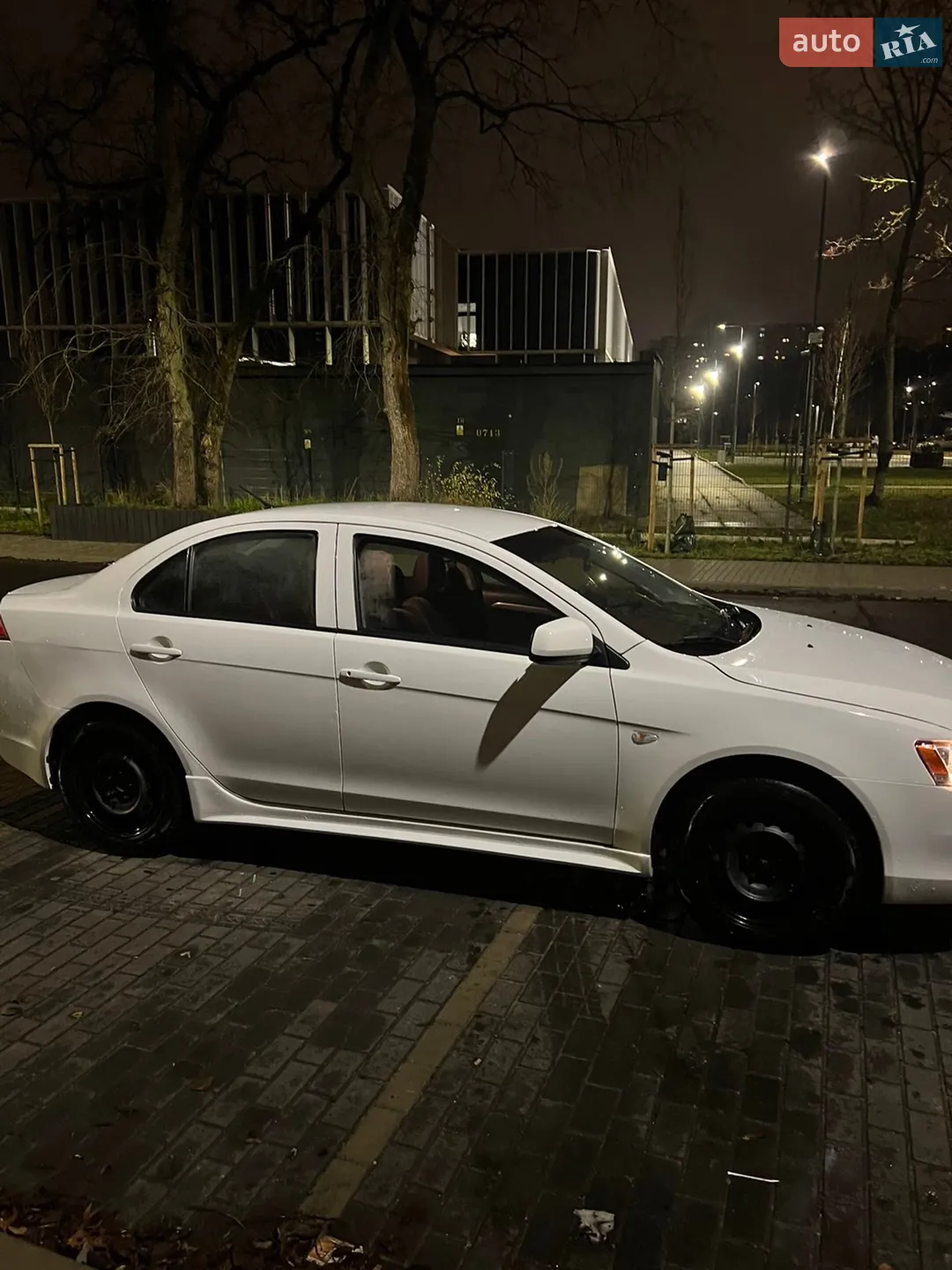 2010 Mitsubishi Lancer - мініатюра 7