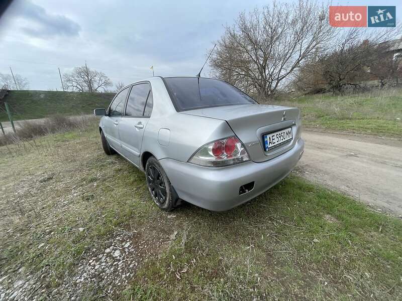 Седан Mitsubishi Lancer 2005 в Изюме фото 3 Седан Mitsubishi Lancer 2005 в Изюме