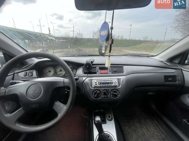 Седан Mitsubishi Lancer 2005 в Изюме фото 5 Седан Mitsubishi Lancer 2005 в Изюме