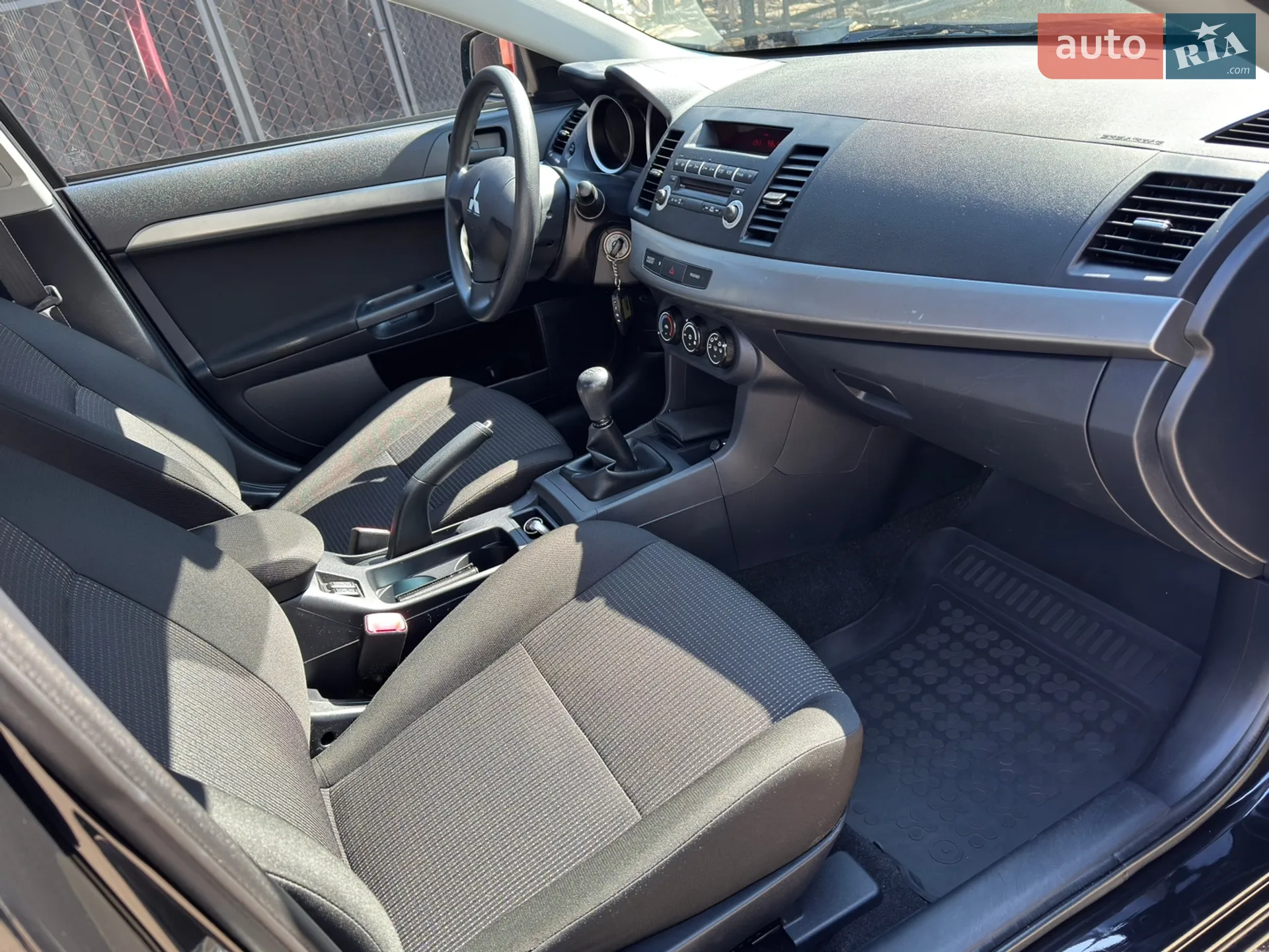 2010 Mitsubishi Lancer - мініатюра 18