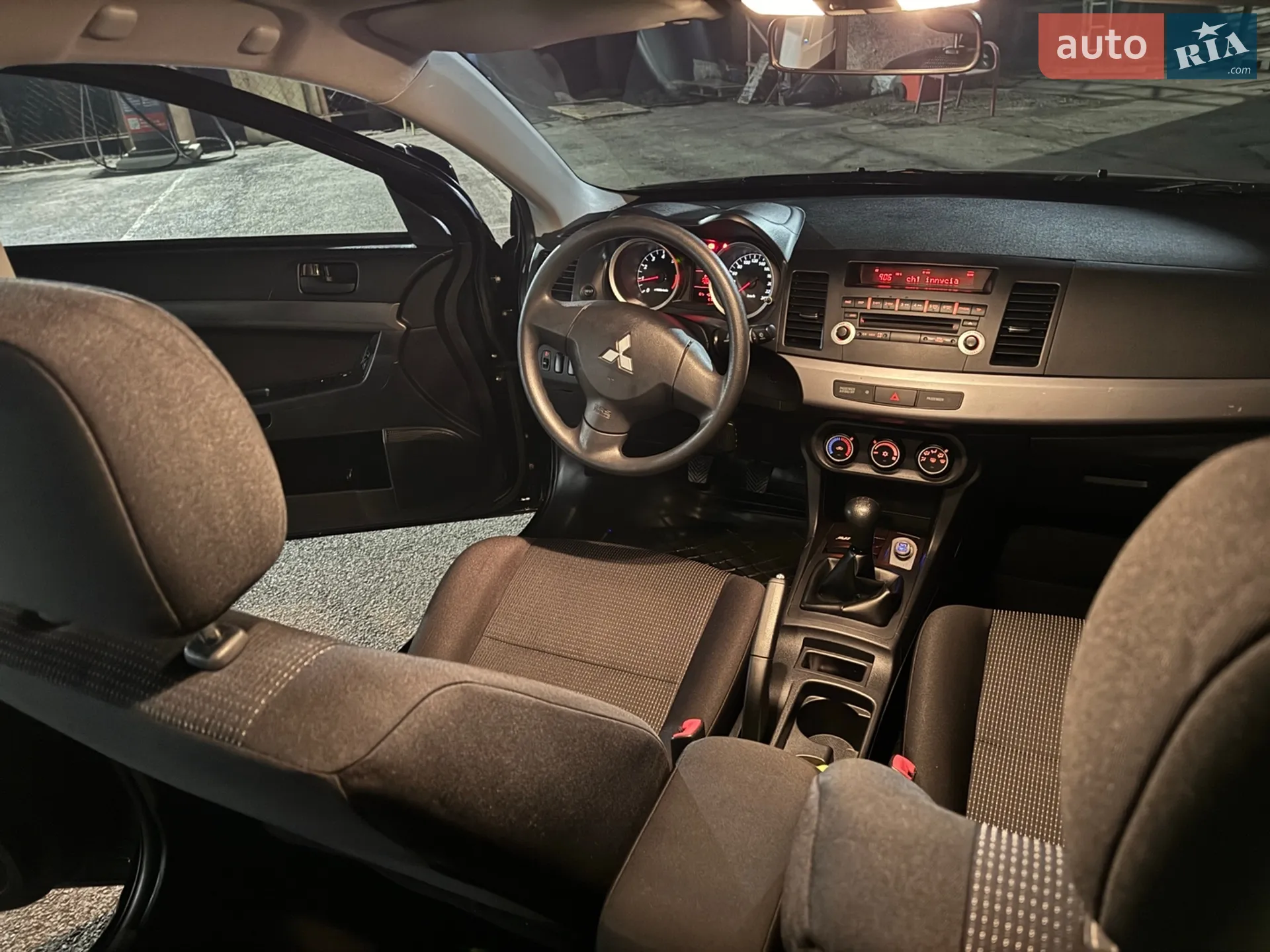 2010 Mitsubishi Lancer - мініатюра 21