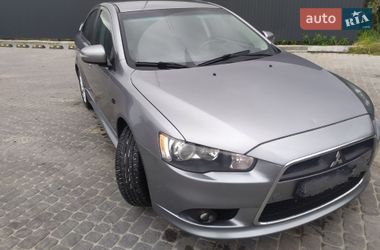 Седан Mitsubishi Lancer 2015 в Львове
