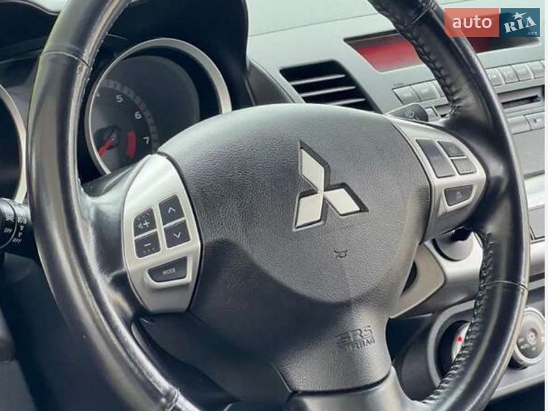 Седан Mitsubishi Lancer 2009 в Києві