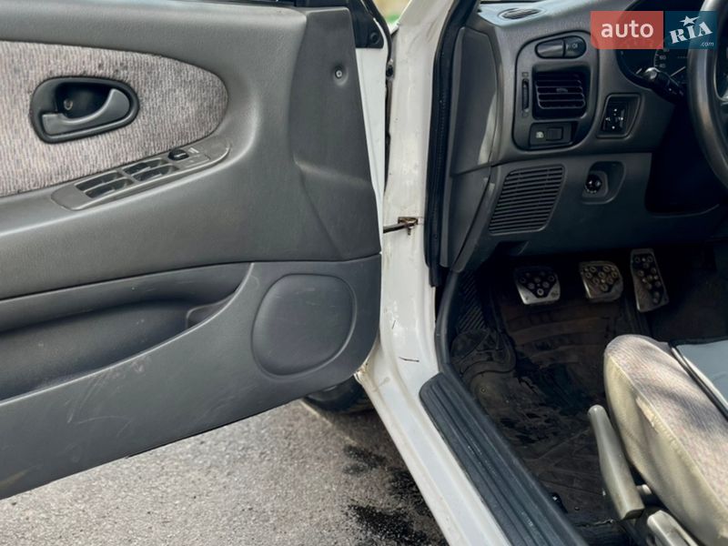 Седан Mitsubishi Lancer 1995 в Кременчуці