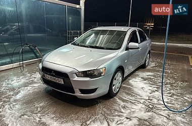 Седан Mitsubishi Lancer 2010 в Киеве