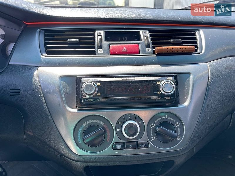 Седан Mitsubishi Lancer 2008 в Киеве
